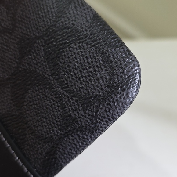 COACH Corner Zip Wristlet Signature Canvas With Stripe Black/Grey/Gunmetal NWOT - Picture 8 of 14